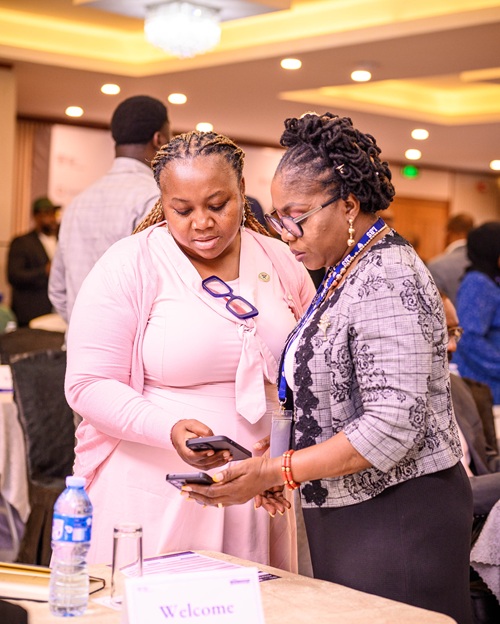 Delegates connect between sessions